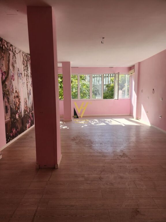 Office for rent in Rruga e Barrikadave, Tirana, 112 m². Photo 3 of 3