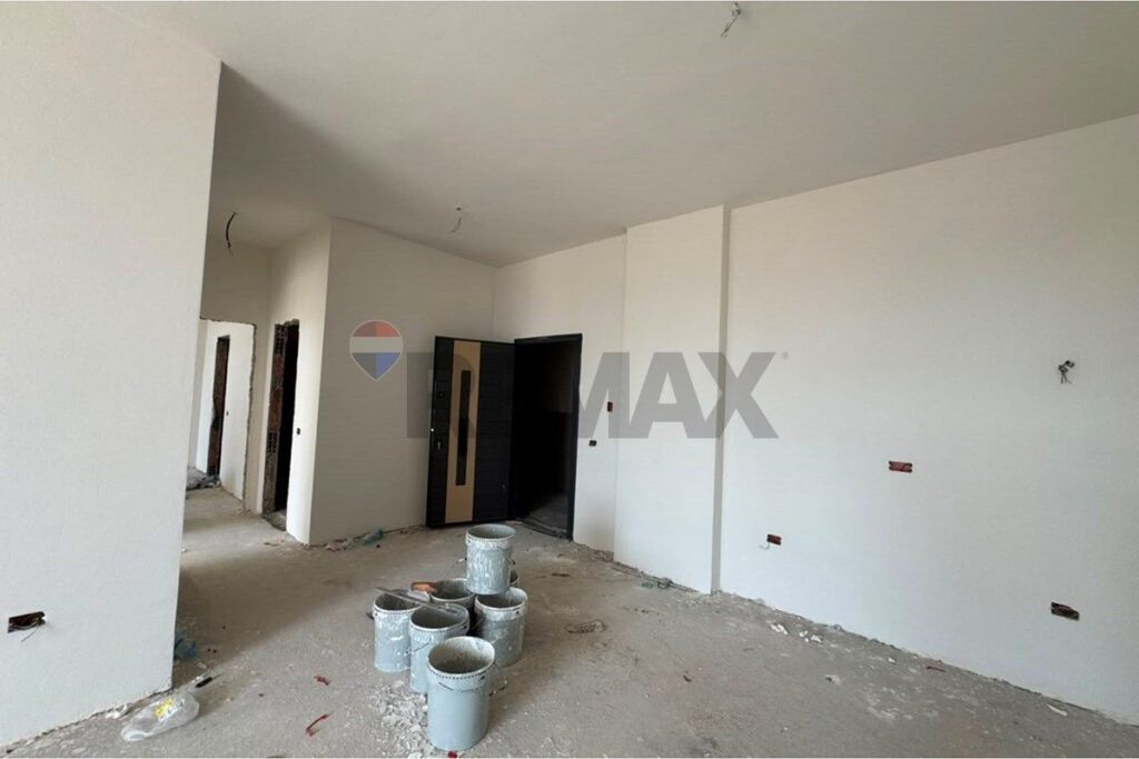 Apartment for sale in Kodër-Kamëz, Kamëz, 123 m². Photo 2 of 2