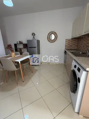 Apartament 1+1 me qera në Rruga Gjuzepina Kosturi, Tiranë, 50 m². Foto 1 nga 6