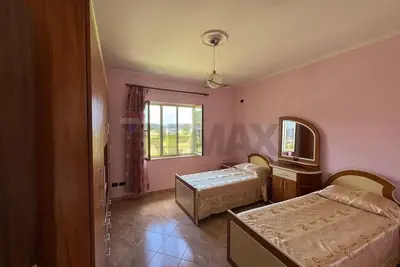 Vilë në shitje në Xhamia Pezë Helmes, Tiranë, 500 m². Foto 4 nga 5