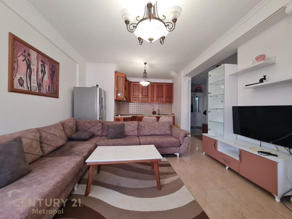 Apartament 2+1 me qera në Rruga Him Kolli, Tiranë, 82 m². Foto 1 nga 7
