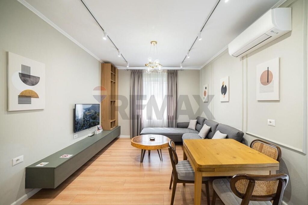 Apartament në shitje në Pazari i Ri, Tiranë, 70 m². Foto 1 nga 3