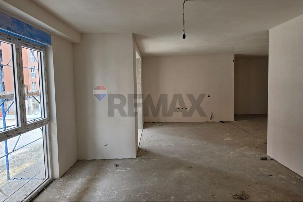 Ufficio in vendita a Bulevardi i Ri, Tirana, 106 m². Foto 2 di 3