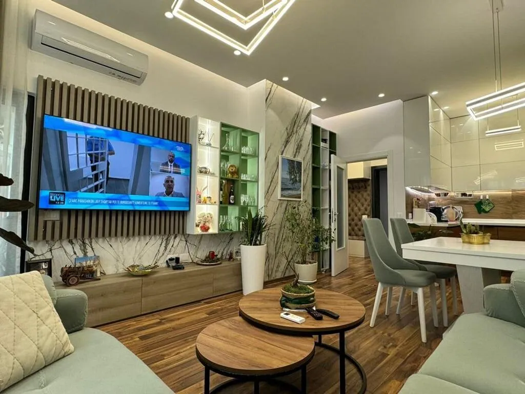 Apartament 1+1 me qera në Square 21, Tiranë, 77 m². Foto 1 nga 12