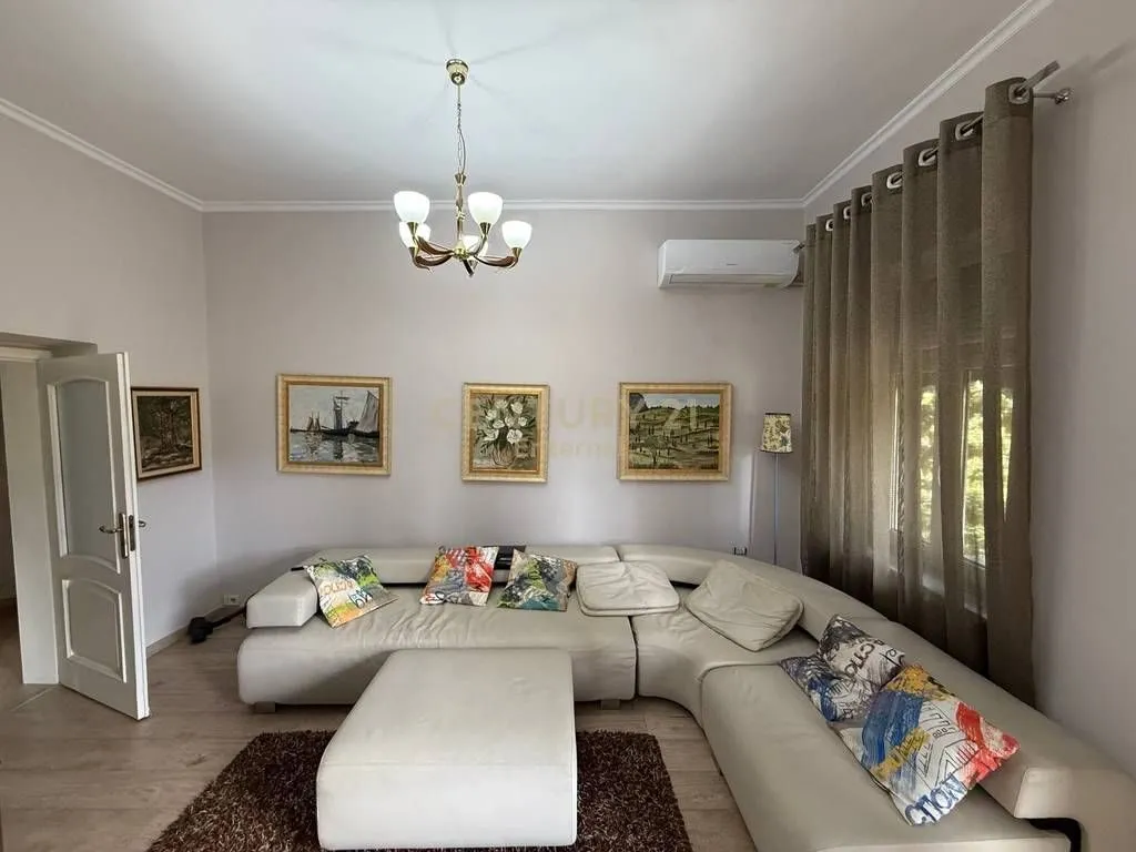 Appartamento 2+1 in affitto a Blloku, Tirana, 91 m². Foto 1 di 10