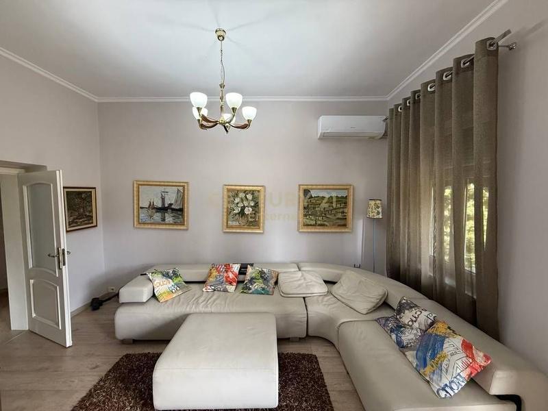 Apartament 2+1 me qera në Blloku, Tiranë, 91 m²