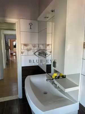 Apartment 3+1 for rent in Bulevardi Dyrrah, Durrës, 187 m². Photo 2 of 10