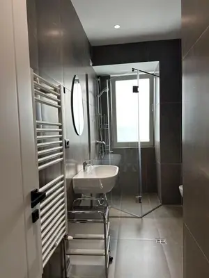 Apartament 2+1 me qera në Ambasador 3, Tiranë, 120 m². Foto 6 nga 7
