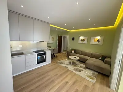 Apartament 2+1 në shitje në Myslym Shyri, Tiranë, 75 m². Foto 3 nga 9