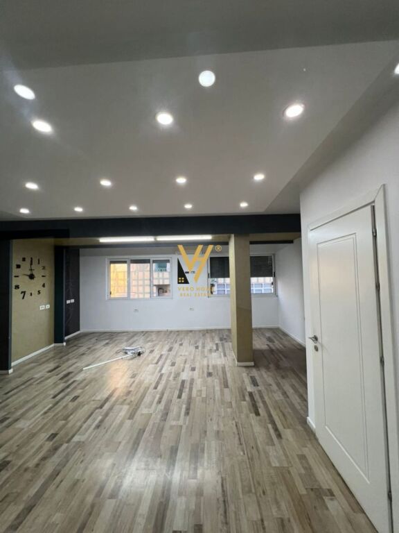 Office for rent in Sheshi Willson, Tirana, 110 m². Photo 2 of 3