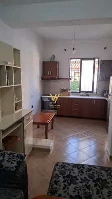 Shtëpi private 1+1 me qera në Rruga Hysni Gerbolli, Tiranë, 62 m². Foto 2 nga 4