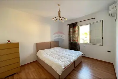 Apartment 4+1 for rent in Qendër, Vlorë, 120 m². Photo 8 of 12