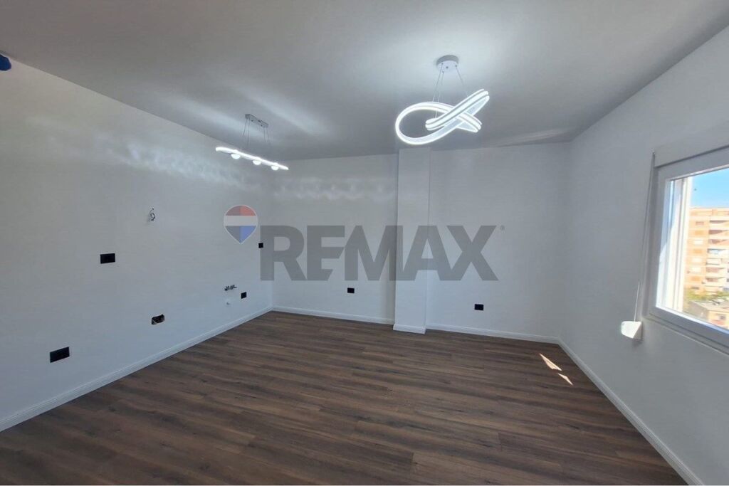 Apartment for sale in Rruga Mine Peza, Tirana, 75 m². Photo 3 of 3