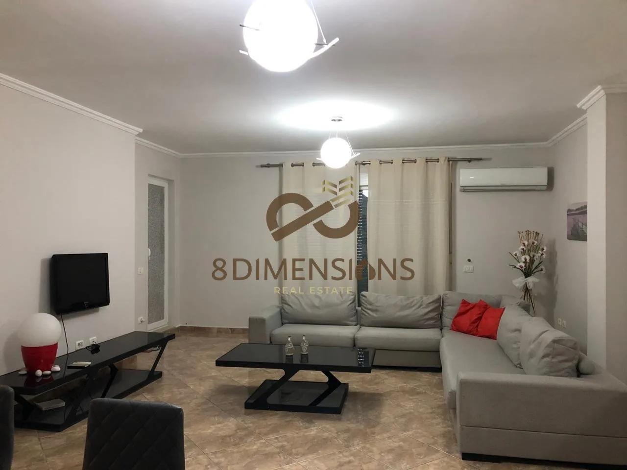 Appartamento 2+1 in vendita a Liqeni i Thatë, Tirana, 140 m². Foto 1 di 9