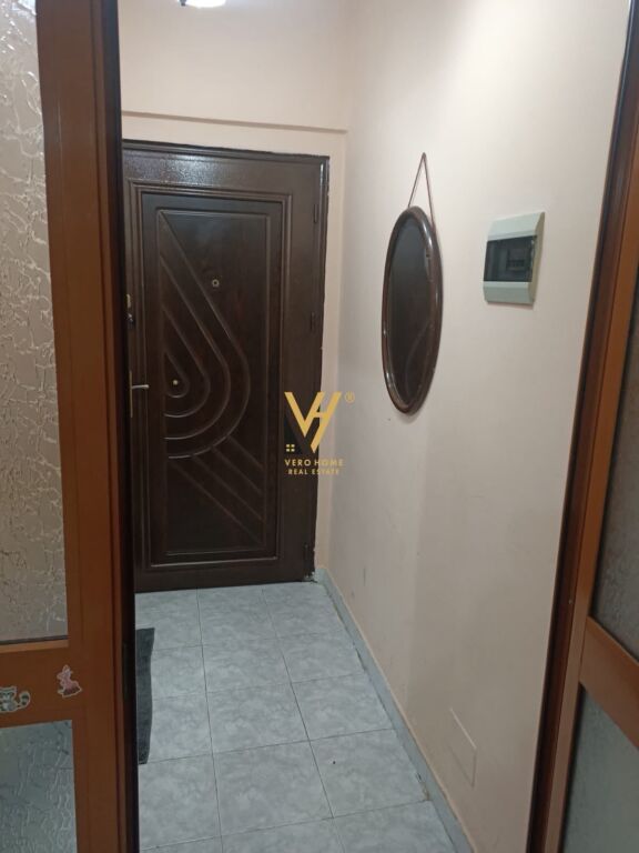 Apartament 2+1 me qera në Komuna e Parisit, Tiranë, 85 m². Foto 2 nga 3
