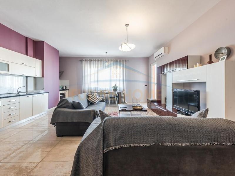 Apartament 2+1 me qera në Bulevardi Dyrrah, Durrës, 114 m². Foto 3 nga 8