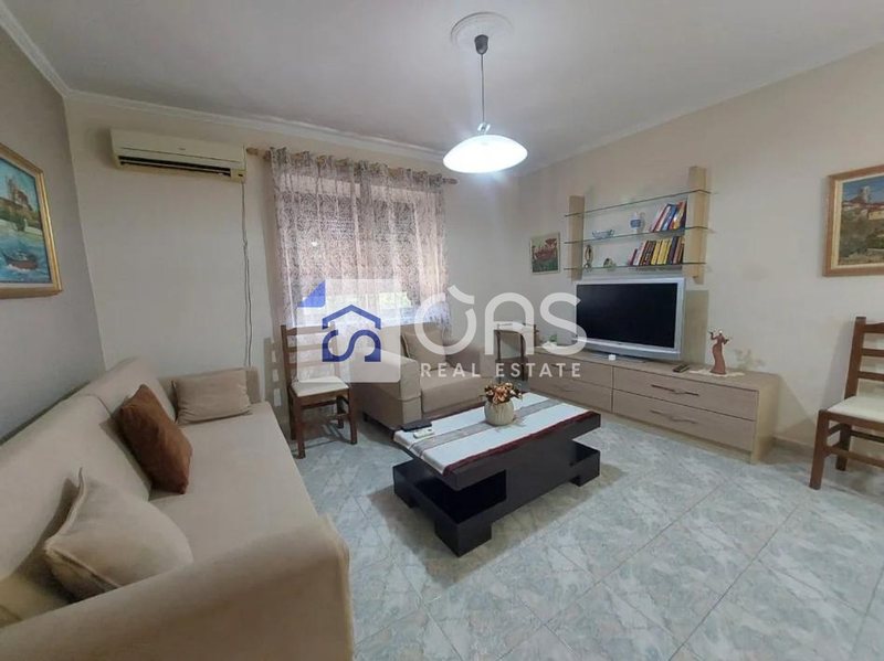 Appartamento 1+1 in affitto a Rruga e Elbasanit, Tirana, 65 m²