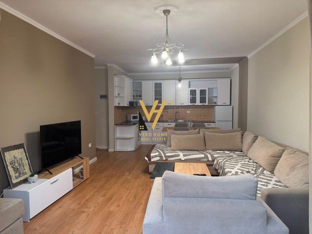 Apartament 1+1 me qera në Komuna e Parisit, Tiranë, 77 m². Foto 2 nga 3
