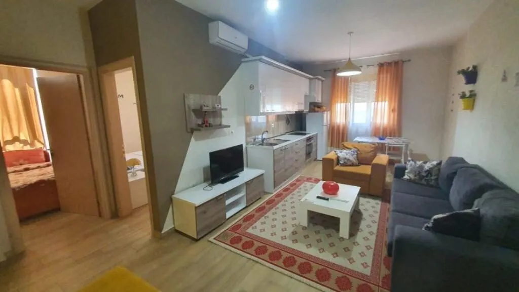Apartament 2+1 me qera në Shopi Residence 1, Elbasan, 100 m². Foto 1 nga 5