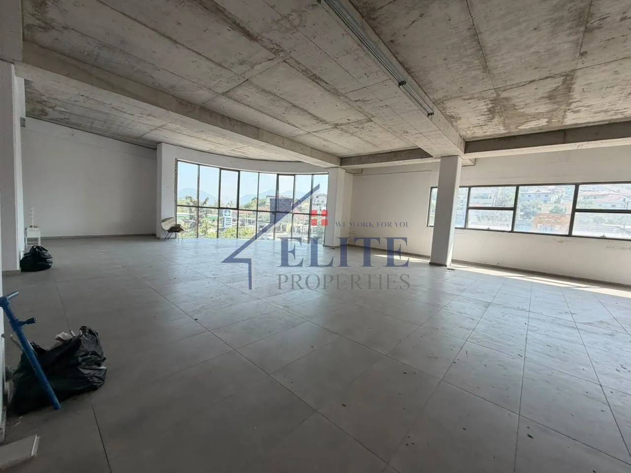 Commercial space for rent in Vaqarr, Tirana, 1,150 m². Photo 1 of 12