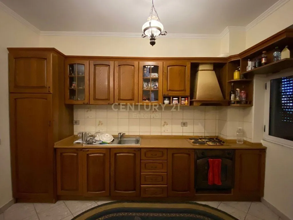 Apartament 2+1 në shitje në Ura e Nisharakut, Tiranë, 108 m². Foto 1 nga 5