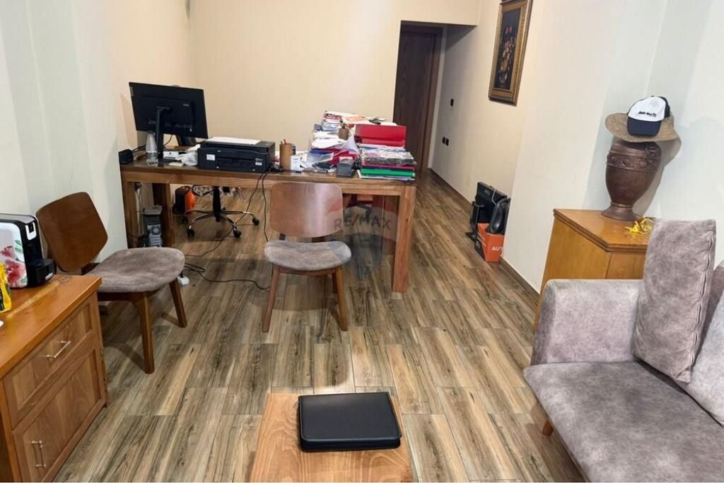 Office for sale in Rruga Rrapo Hekali, Tirana, 33 m². Photo 3 of 3