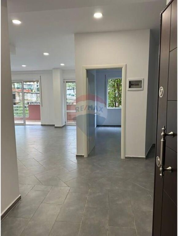 Apartment for rent in Fresku, Tirana, 151 m². Photo 3 of 3