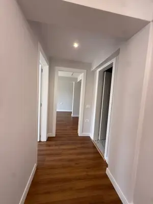 Vilë 2+1 me qera në Sauk, Tiranë, 100 m². Foto 4 nga 9