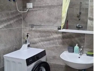 Apartament 1+1 me qera në Bulevardi Bajram Curri, Tiranë, 75 m². Foto 9 nga 9