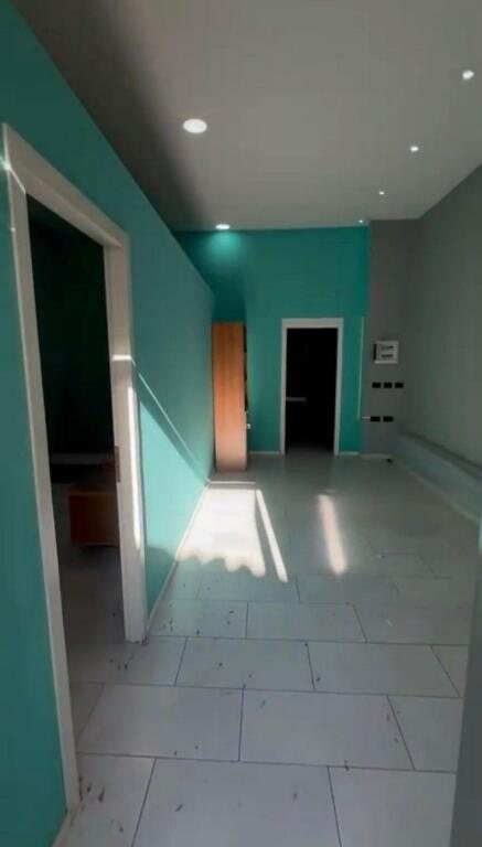 Dyqan me qera në Rruga e Dibrës, Tiranë, 120 m². Foto 2 nga 5