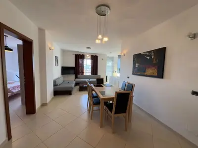 Apartament 2+1 me qera në Stacioni i Trenit, Durrës, 120 m². Foto 8 nga 12
