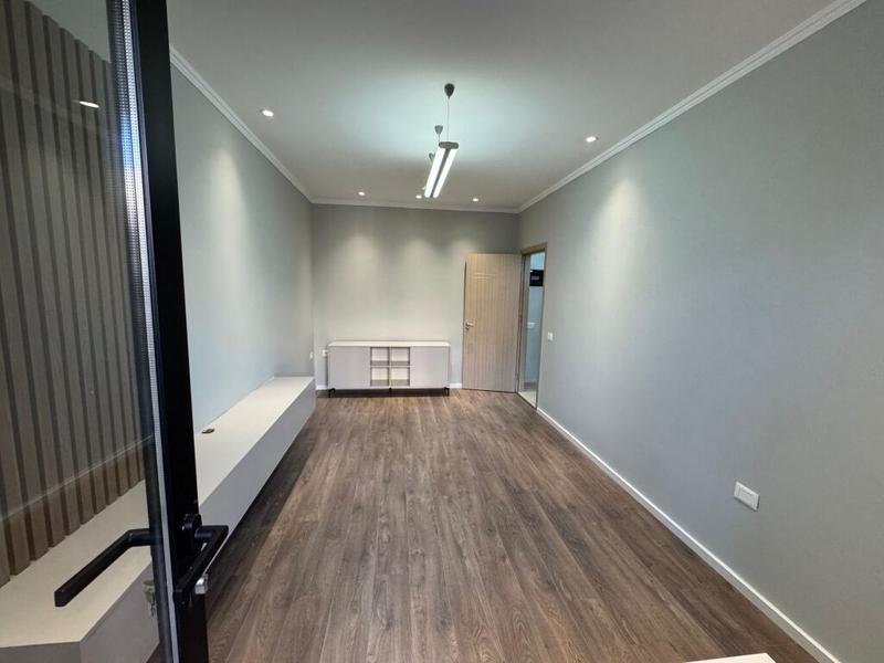 Zyrë me qera në Bulevardi Bajram Curri, Tiranë, 50 m². Foto 3 nga 3