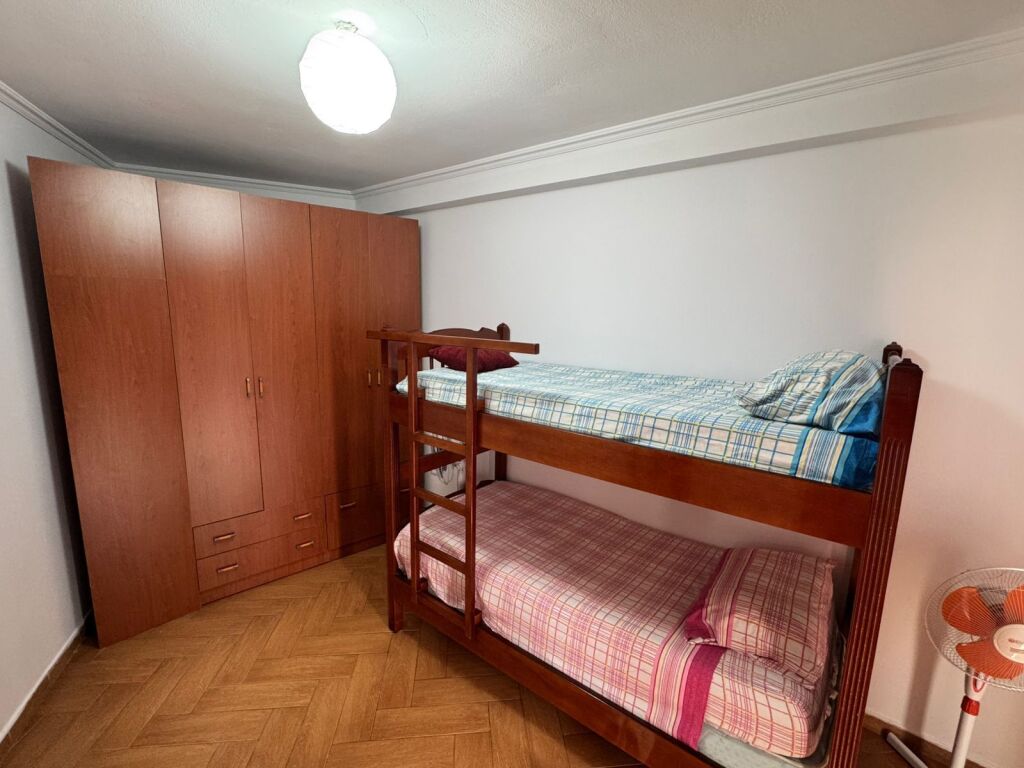Apartment 2+1 for rent in Rruga e Barrikadave, Tirana, 80 m². Photo 1 of 3