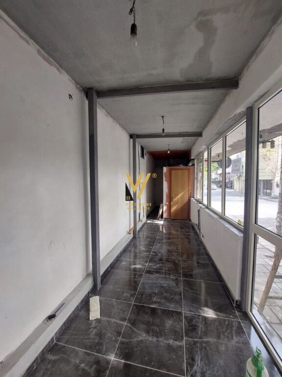 Shop for rent in Komuna e Parisit, Tirana, 25 m²