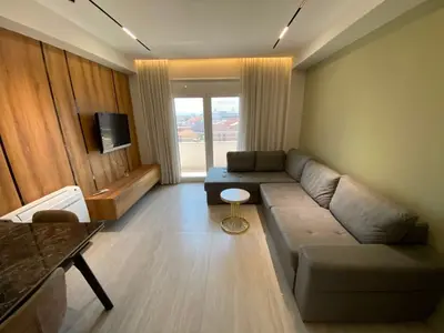 Apartament 2+1 në shitje në Stacioni i Trenit, Durrës, 71 m². Foto 1 nga 12