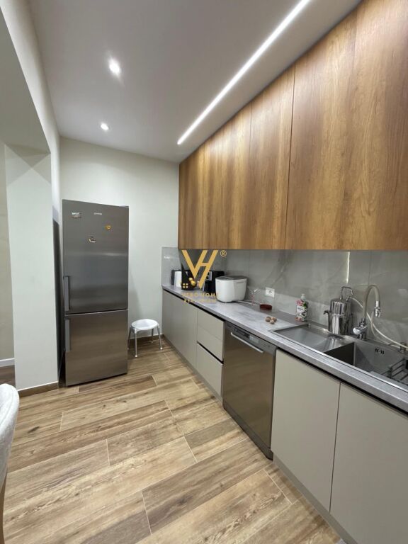 Apartament 2+1 me qera në Materniteti i Ri, Tiranë, 105 m². Foto 2 nga 3