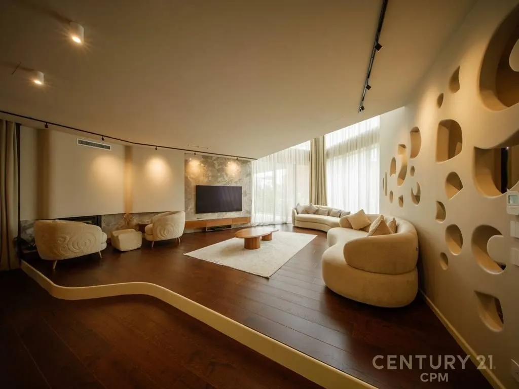 Villa in vendita a TEG, Tirana, 396 m². Foto 1 di 12