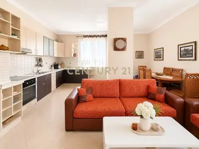Apartament 2+1 me qera në Astir, Tiranë, 102 m². Foto 2 nga 8