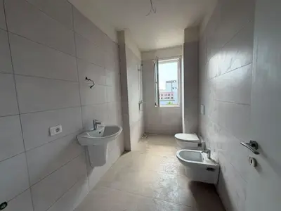 Apartament 2+1 në shitje në Univers City, Tiranë, 102 m². Foto 6 nga 7