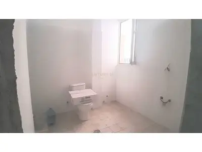 Apartament 2+1 në shitje në Kinoteatri, Vlorë, 110 m². Foto 4 nga 10