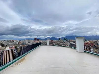 Appartamento 3+1 in vendita a Komuna e Parisit, Tirana, 282 m². Foto 3 di 8
