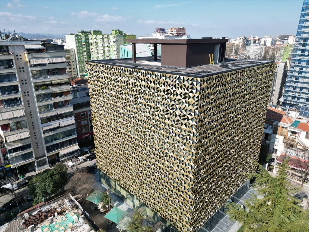 Commercial space for rent in Blloku, Tirana, 80 m². Photo 1 of 3