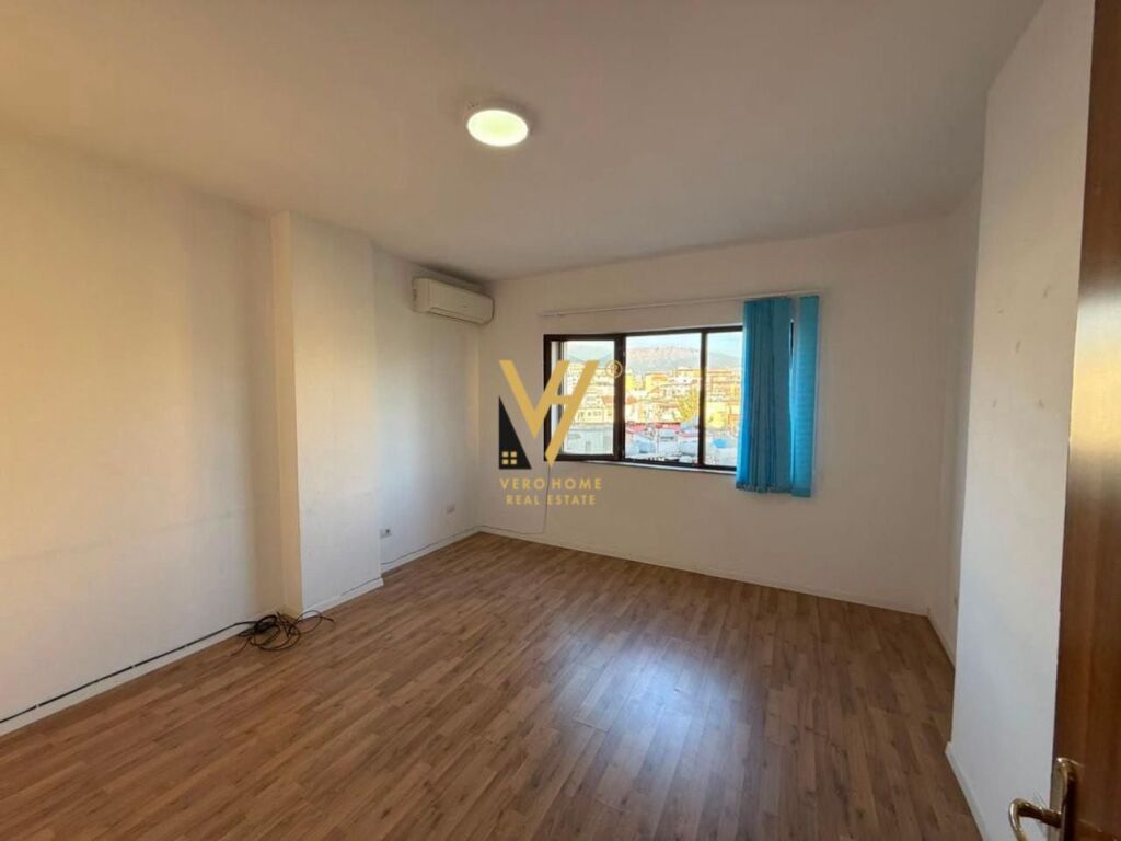 Zyrë me qera në Rruga e Kosovarëve, Tiranë, 75 m²