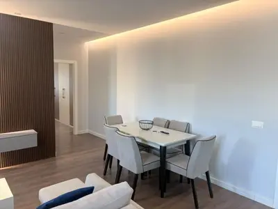 Apartament 2+1 në shitje në Liqeni i Thatë, Tiranë, 98 m². Foto 3 nga 10