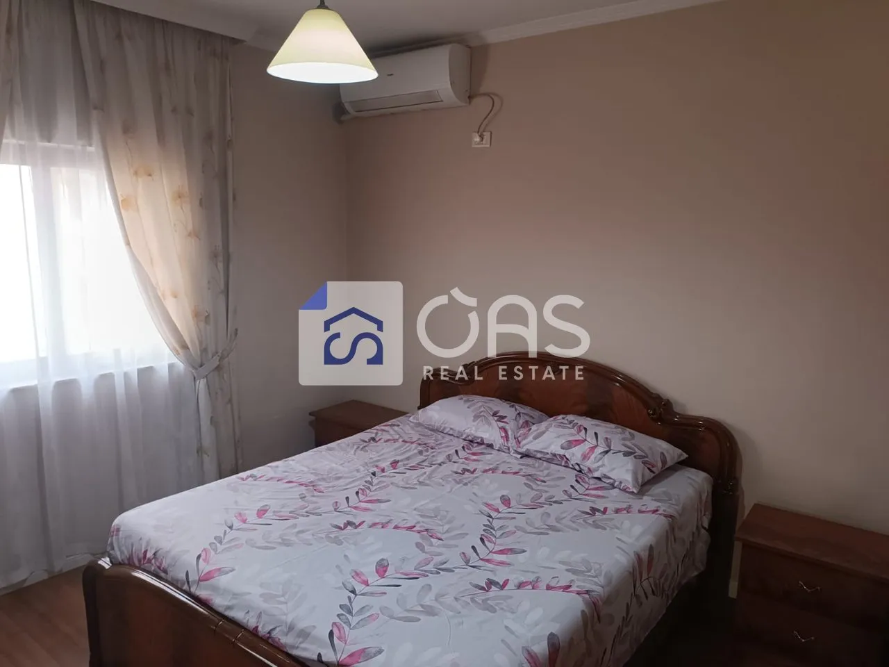 Apartament 1+1 me qera në Komuna e Parisit, Tiranë, 60 m². Foto 1 nga 5