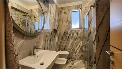 Apartament 2+2 me qera në Rruga Dervish Hima, Tiranë, 140 m². Foto 9 nga 9