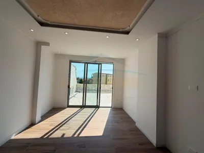 Apartament 2+1 me qera në Ish-URT, Durrës, 87 m². Foto 3 nga 6