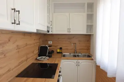 Shtëpi private 2+1 me qera në Rruga Astrit Balluku, Tiranë, 76 m². Foto 5 nga 12