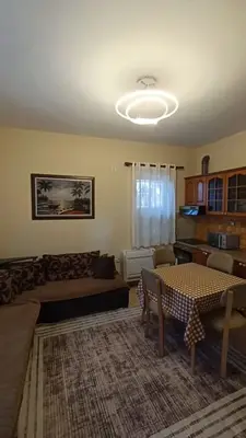Vilë 2+1 me qera në Jordan Misja, Tiranë, 100 m². Foto 1 nga 9