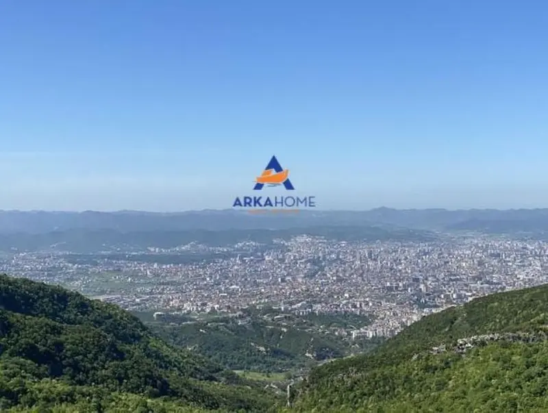 Terreno in vendita a Rruga Dajti, Tirana, 1.300 m²